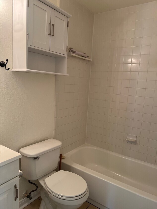 Foto del edificio - 827 Algoa-Friendswood Rd