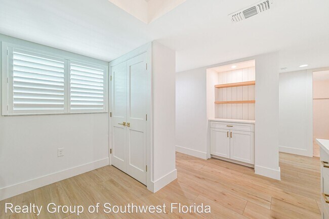 Building Photo - 2 br, 2 bath House - 136 Cypress Way E #505