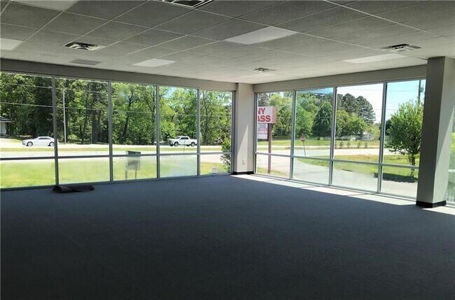 Building Photo - 2130 Peachtree Pkwy