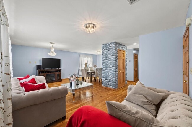 Foto del edificio - 391 Taylor Ave