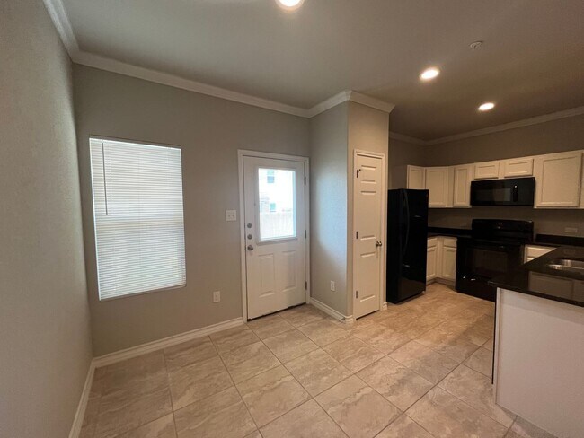 Building Photo - 16901 Dancing Ava