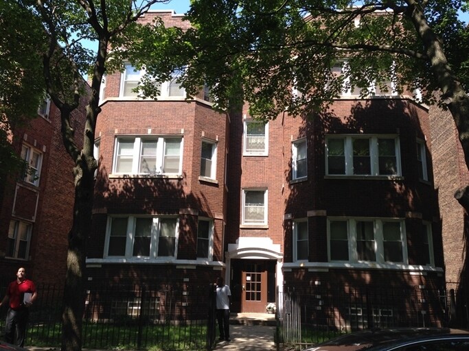 Primary Photo - 8228-8230 S Maryland Ave