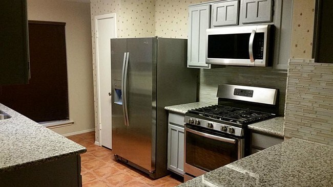 Foto del edificio - 15814 Val Vista Dr