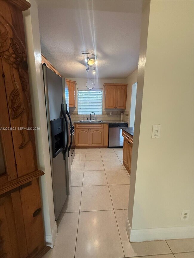 Building Photo - 5080 SW 64th Ave