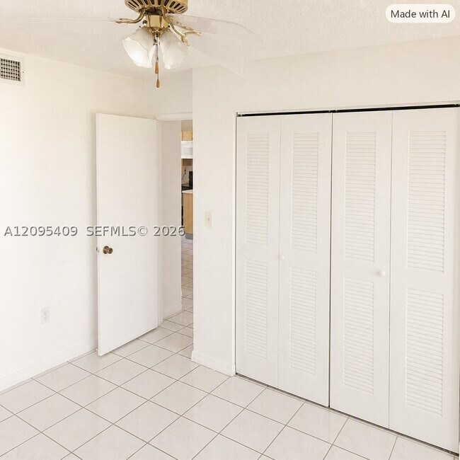 Building Photo - 2710 W 60th Pl