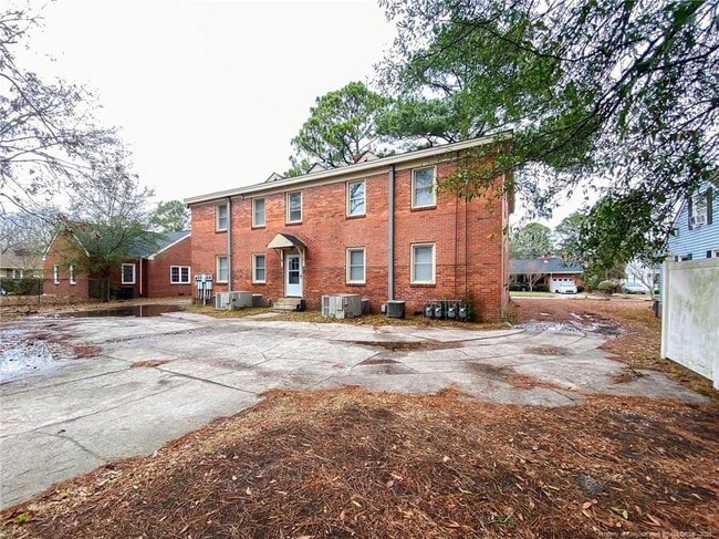 Foto del edificio - 210 E 16th St