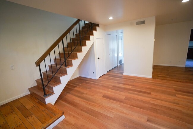 Foto del edificio - 2396 Shoreside Ct