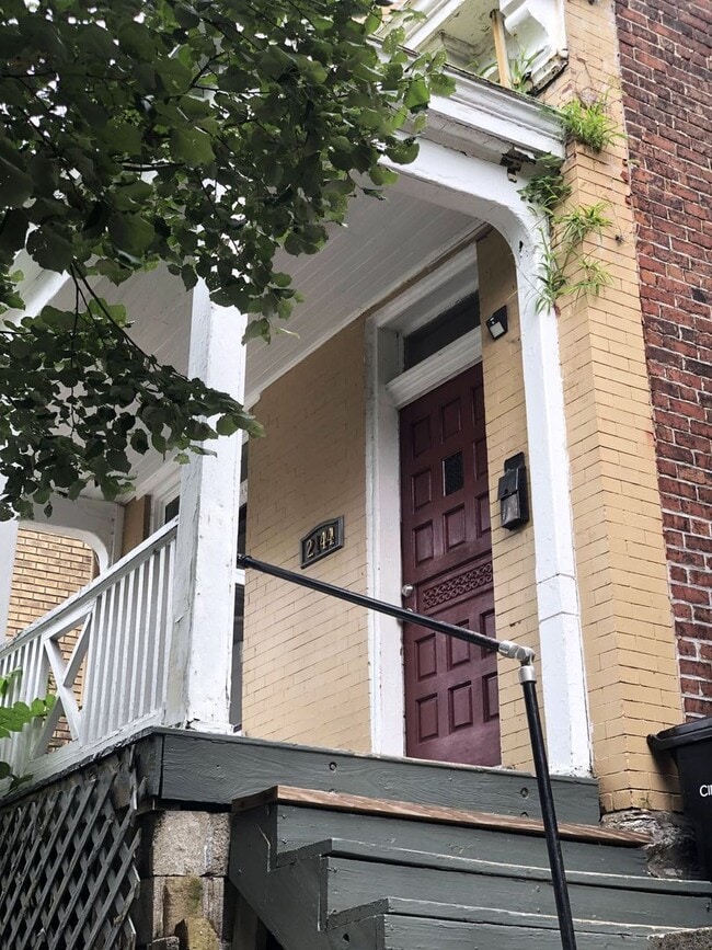 Photo - 2144 West Clifton Avenue Apartment