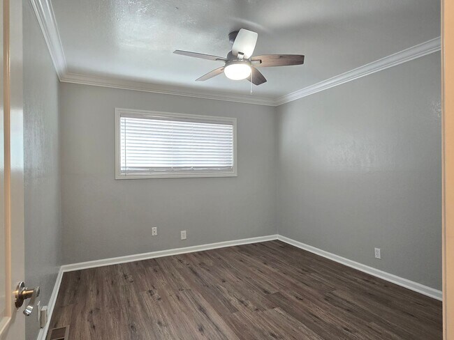 Foto del edificio - 450 California St