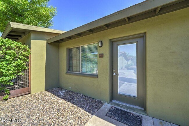 Foto del edificio - 1850 E Maryland Ave