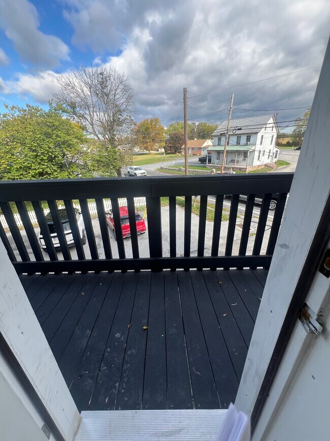 Porche delantero - 1 W Hanover St