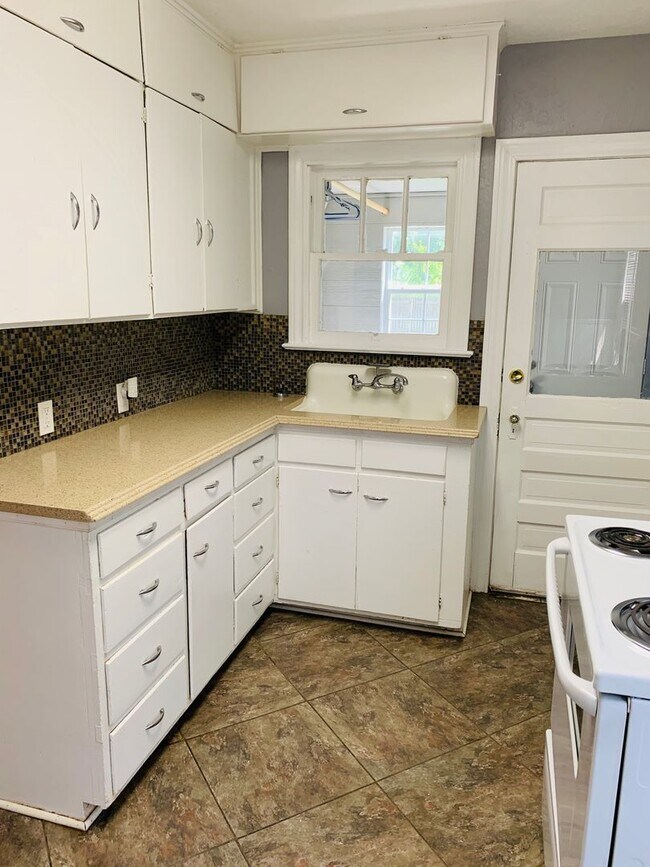 Foto del edificio - 1136 NW Oak Ave