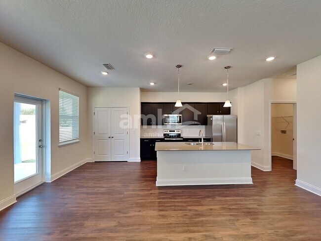 Building Photo - 2572 Sunrise Landing Loop