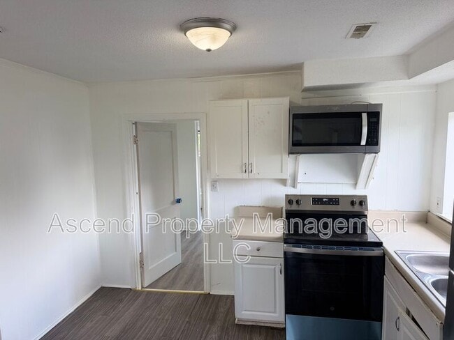 Building Photo - 508 Buckley St