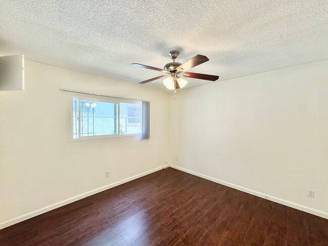 Building Photo - 3718 Mentone Ave