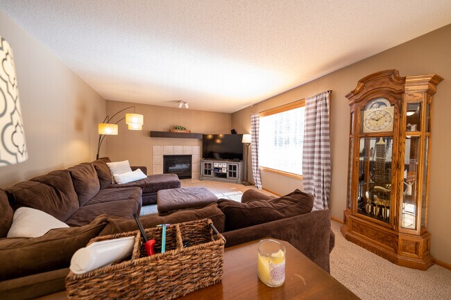 Foto del edificio - 17473 Hayes Ave