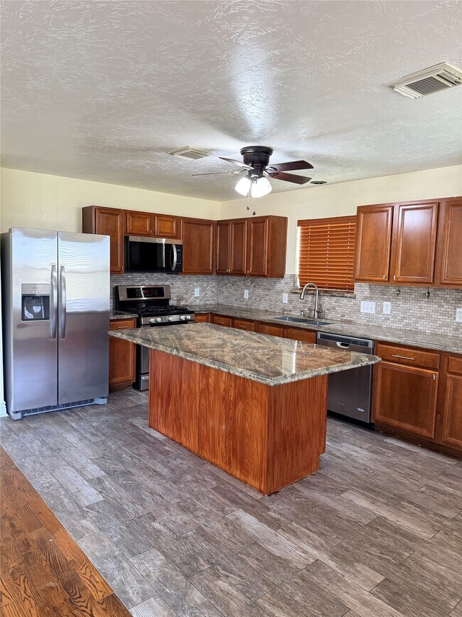 Foto del edificio - 7222 Liberty Ridge Ln