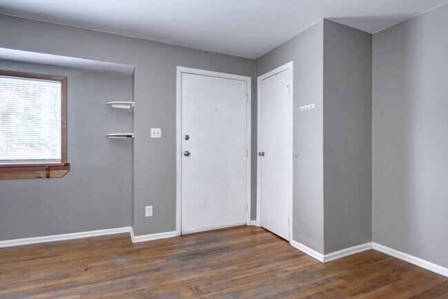 Foto del edificio - Littleton, Location Nob Hill Charmer!