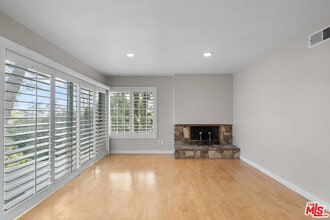 Building Photo - 9631 Crystal View Dr