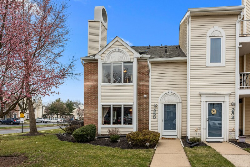 Photo - 250 Juanita Ct (Levittown, PA)