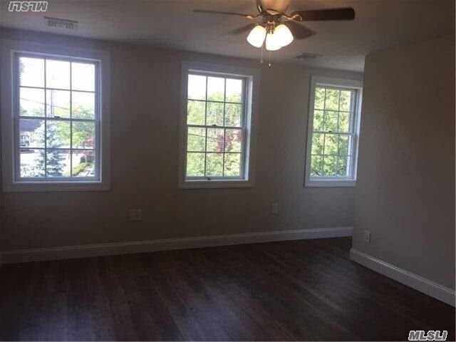 Building Photo - 255 Deer Park Ave