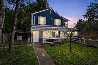 Building Photo - 4 Farrwood Ave