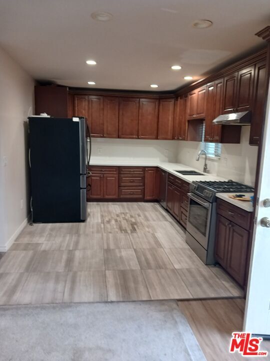 Foto del edificio - 306 E 36th St