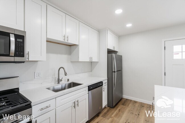 Foto del edificio - 3 br, 1 bath House - 217 Holly Street