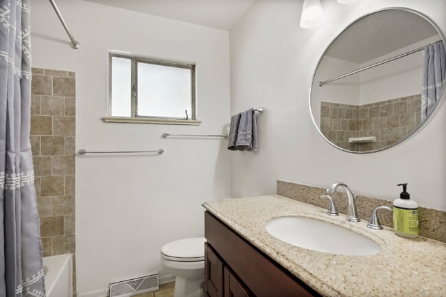 Foto del edificio - 6307 Fenton St