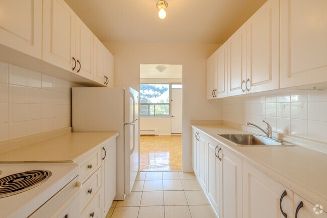 Interior Photo - Capri