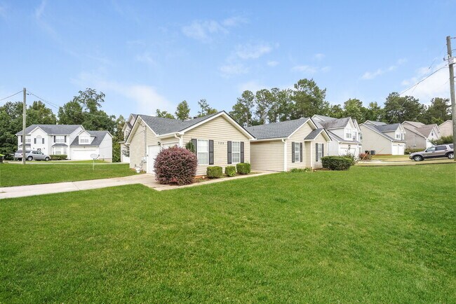 Foto del edificio - 725 Cherry Branch Cir