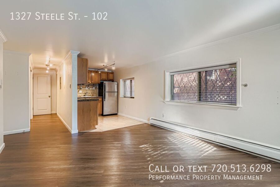 Foto principal - 1327 Steele St