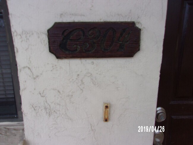 Foto del edificio - Oceanfront 3 BR Condo