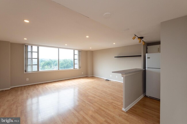 Foto del edificio - 4600 Duke St
