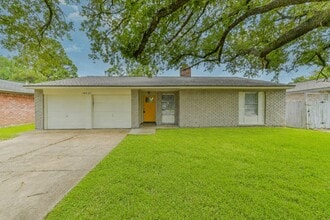 Building Photo - 16635 Barcelona Dr
