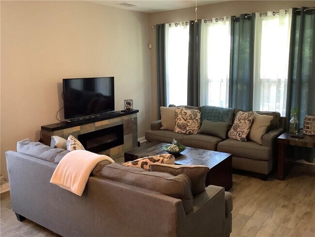 Concepto abierto amueblado - 9401 Privet Dr