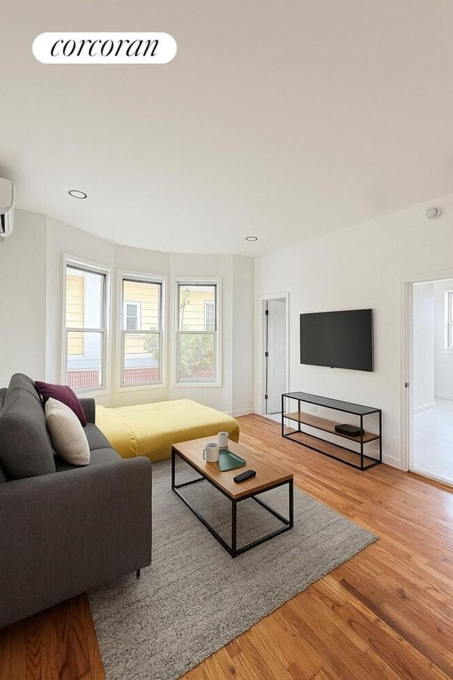 Building Photo - 14 Vermont Ct