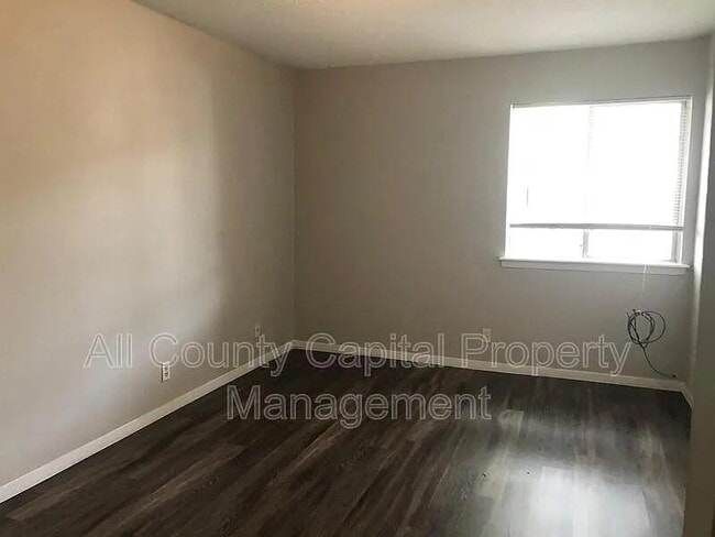 Building Photo - 6508 S 1st St