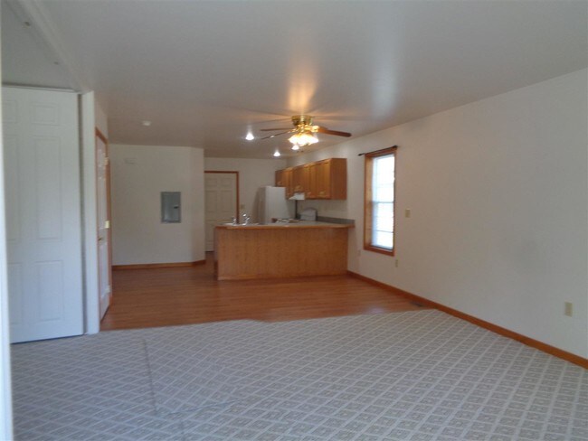 Foto del edificio - 12302 Lake Rd