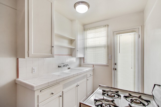 Banner Circle Apartments Apartments Long Beach Ca Apartments Com