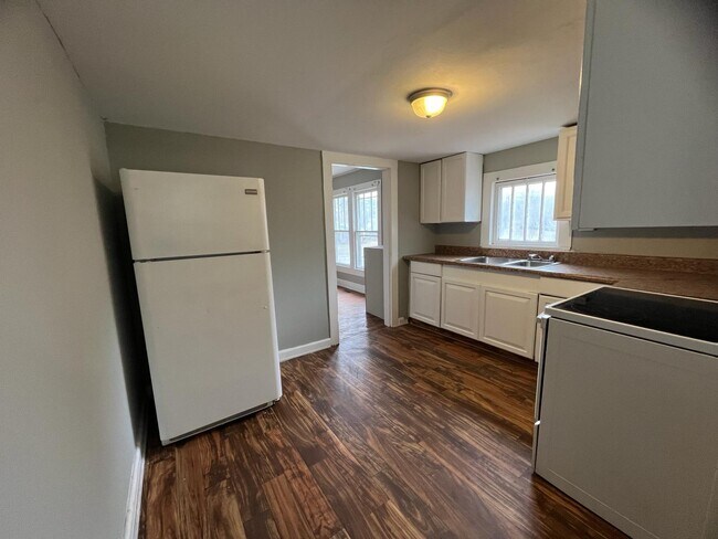 Building Photo - 610 S Chapel St