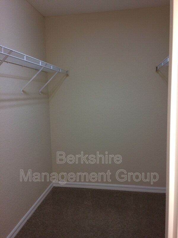 Foto del edificio - 1106 Brook Meadow Dr