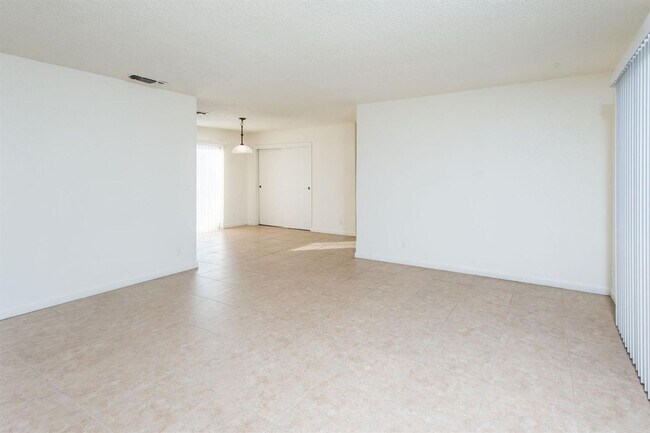 Building Photo - Nicely Updated Pinedale 3/2