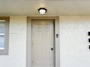 Building Photo - 2780 NW 14th Ct