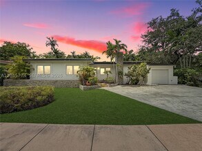 Building Photo - 3128 Coconut Grove Dr