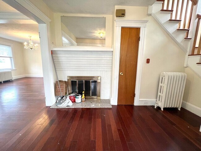 Building Photo - 164 Marlboro St