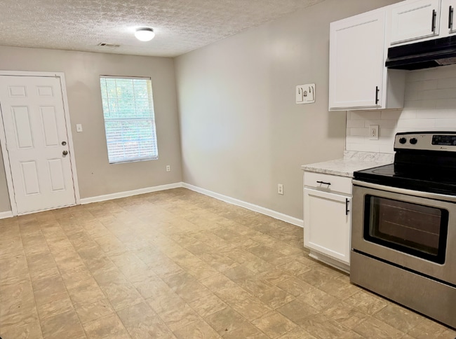 Building Photo - 598 Elle's Wy