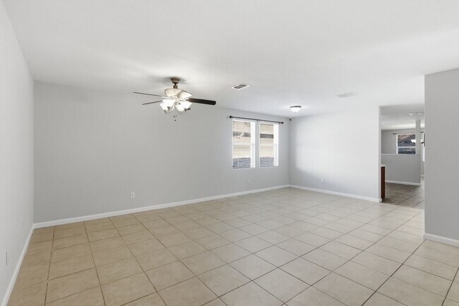 Building Photo - 9582 Rosedale Dr
