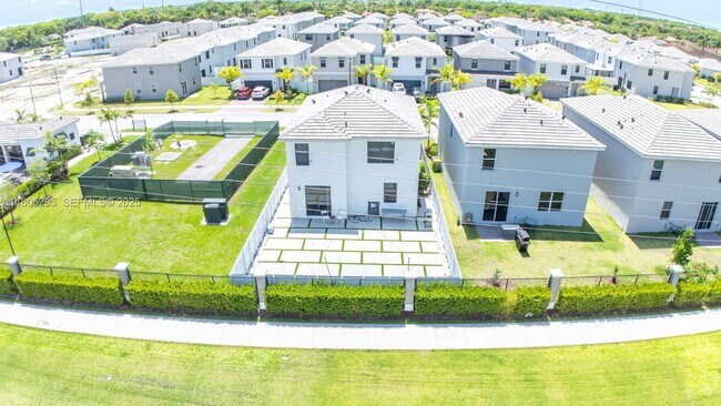 Foto del edificio - 715 SE 17th Ave