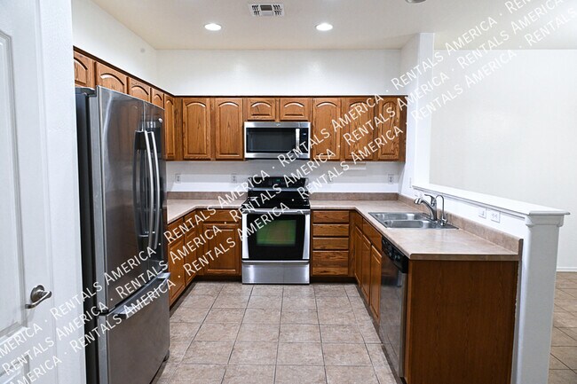 Building Photo - Charming 3 Bd 1-Level Home In Surprise.
